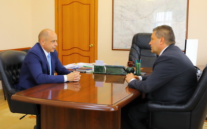 Сергей Сокол обсудил с врио ректора ИГУ Александром Шмидтом начало приемной кампании в вузе